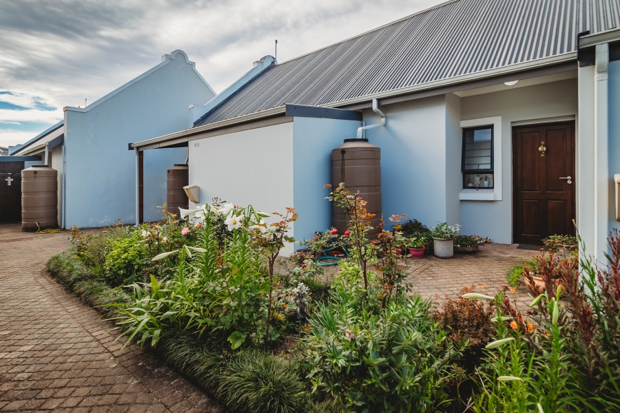 1 Bedroom Property for Sale in Blue Mountain Village Western Cape